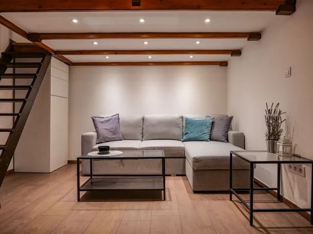 Kiadó lakás Budapest VI. kerület, Nagykörúton belüli terület, Nagymező utca 30 nm