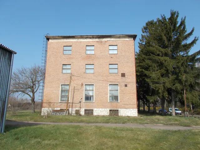 Eladó kereskedelmi és ipari ingatlan Dudar 3000 nm