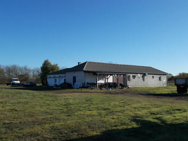 Eladó mezőgazdasági ingatlan Monor 410 nm