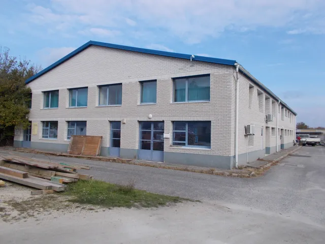 Eladó kereskedelmi és ipari ingatlan Veszprém 1168 nm