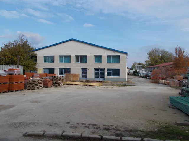 Eladó kereskedelmi és ipari ingatlan Veszprém 1168 nm
