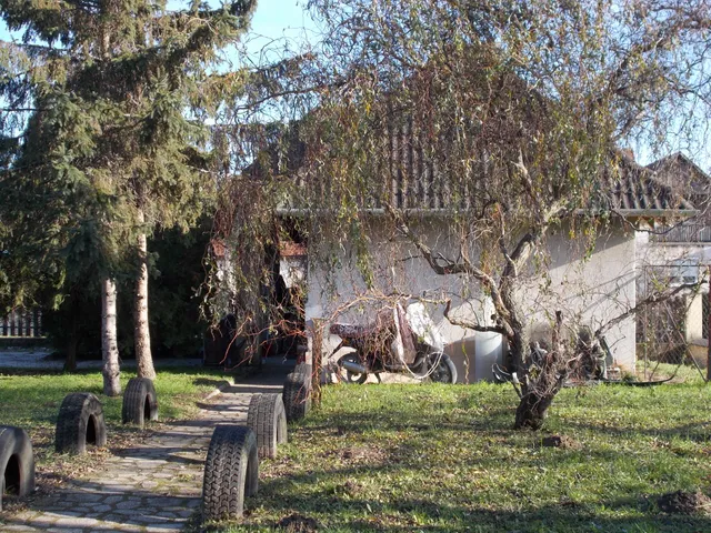 Eladó kereskedelmi és ipari ingatlan Ajka 40 nm