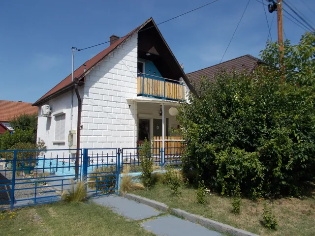 Eladó nyaraló Dombóvár, Gunarasfürdő 52 nm