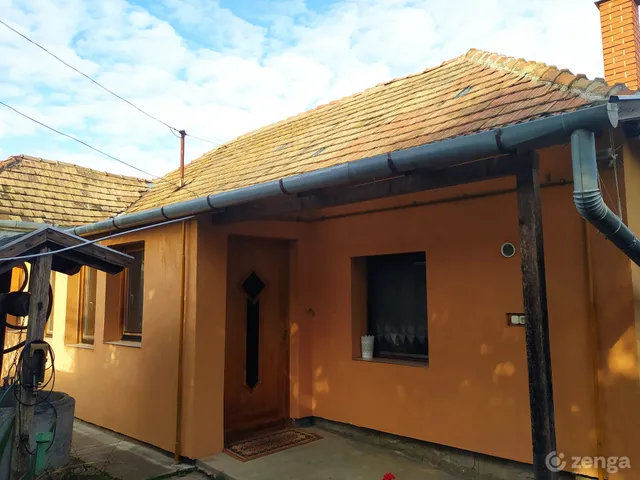 Eladó ház Cece 90 nm