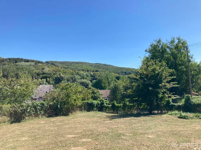 Eladó telek Jásd 820 nm