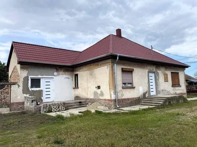 Eladó ház Dánszentmiklós 112 nm