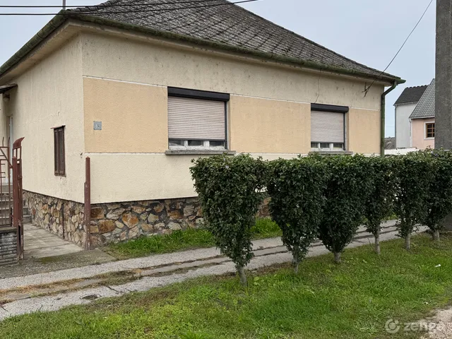 Eladó ház Székesfehérvár, Szárazrét 70 nm
