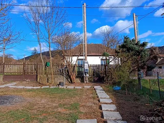 Eladó telek Alsótold, Toldi út 40/A 705 nm