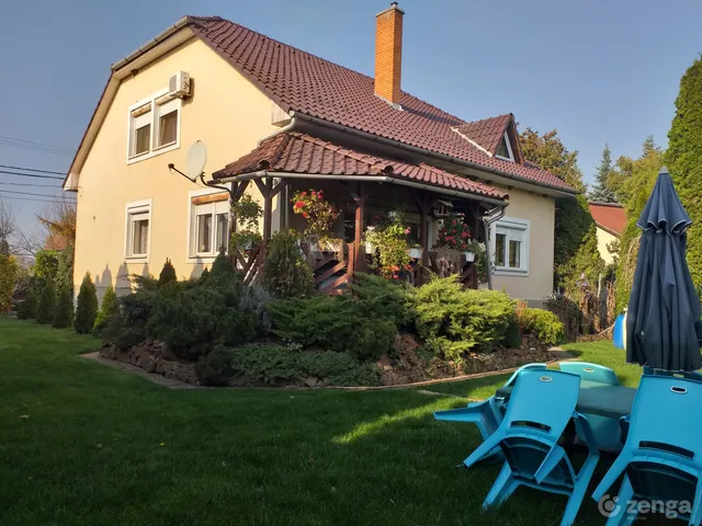 Kiadó ház Kistokaj 196 nm