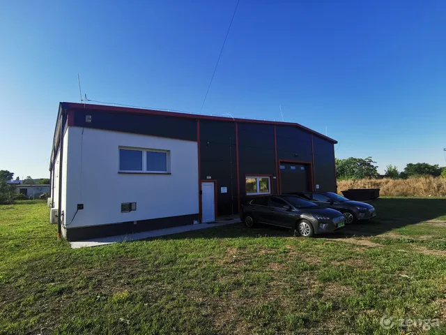 Kiadó kereskedelmi és ipari ingatlan Petőfibánya 600 nm