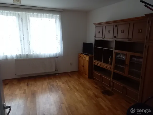 Kiadó lakás Sopron, Belváros külső 32 nm