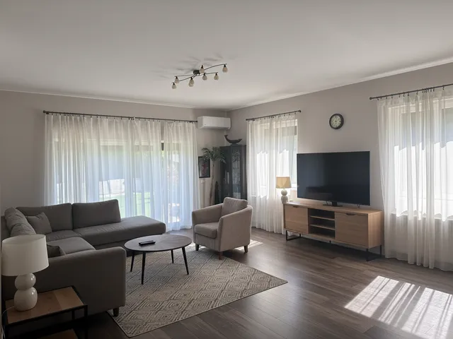 Eladó ház Szada 212 nm