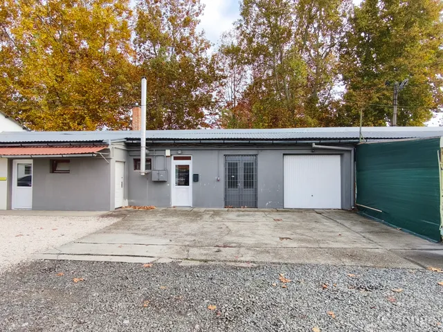 Kiadó kereskedelmi és ipari ingatlan Pécs, Füzes 99 nm