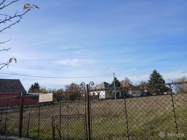 Eladó telek Csány 1440 nm