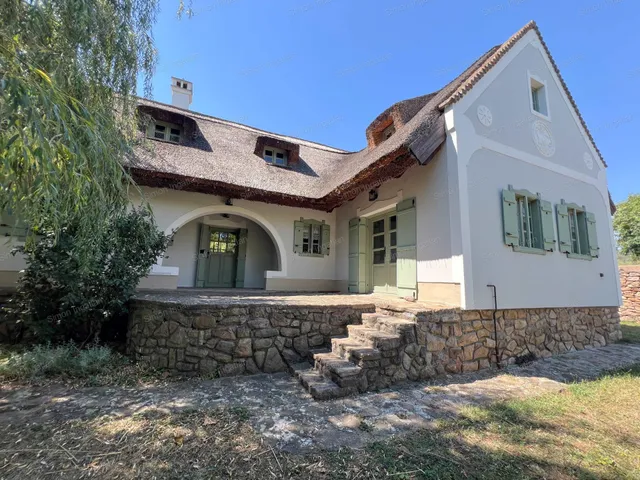 Eladó ház Salföld 175 nm