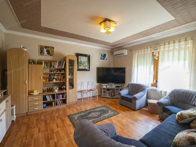 Eladó lakás Kecskemét, Hunyadiváros 96 nm