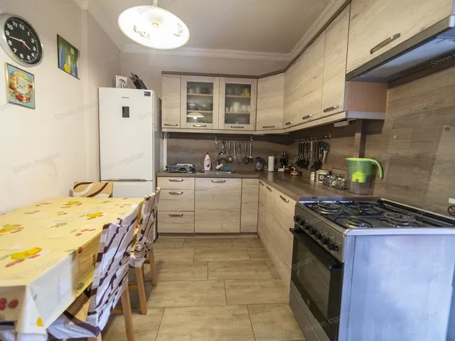 Eladó lakás Kecskemét, Hunyadiváros 96 nm