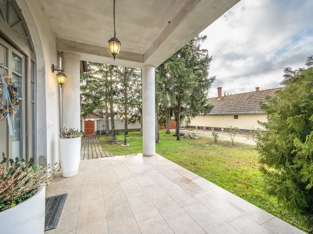 Eladó ház Lajosmizse 200 nm