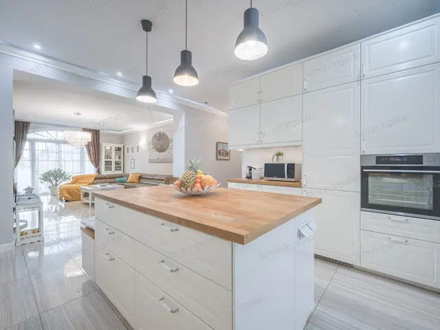 Eladó ház Lajosmizse 200 nm