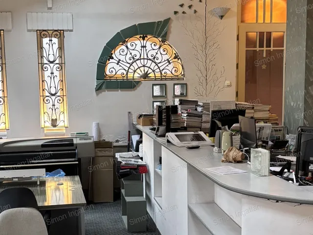 Eladó kereskedelmi és ipari ingatlan Kecskemét, Belváros 170 nm