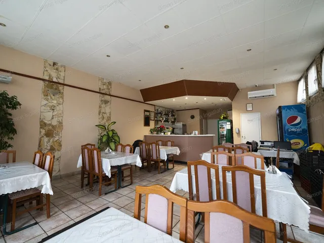 Kiadó kereskedelmi és ipari ingatlan Kecskemét, Széchenyiváros 86 nm