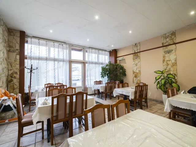 Kiadó kereskedelmi és ipari ingatlan Kecskemét, Széchenyiváros 86 nm