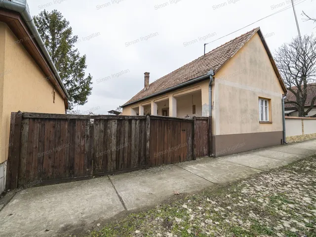 Eladó ház Kerekegyháza, Belváros 75 nm