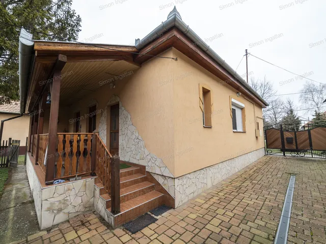 Eladó ház Kerekegyháza, Belváros, Fő 100 nm
