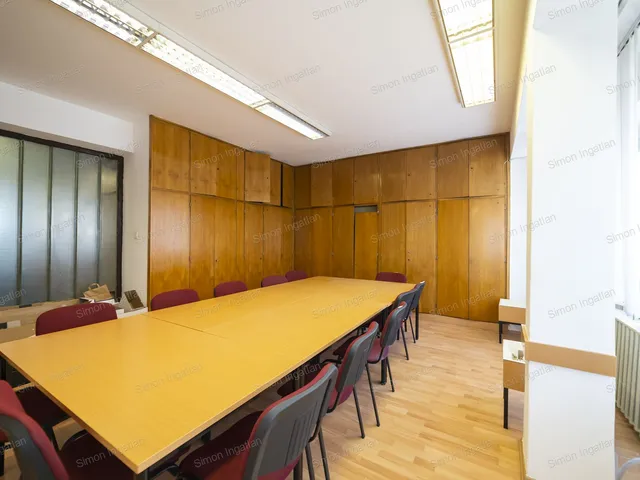 Eladó kereskedelmi és ipari ingatlan Kecskemét, Belváros, Csányi János körút 35 nm