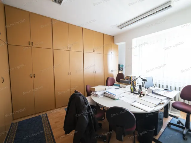 Eladó kereskedelmi és ipari ingatlan Kecskemét, Belváros 37 nm