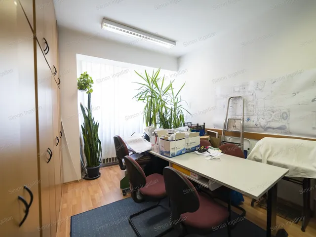 Eladó kereskedelmi és ipari ingatlan Kecskemét, Belváros 37 nm