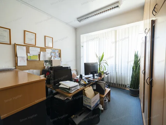 Eladó kereskedelmi és ipari ingatlan Kecskemét, Belváros 34 nm