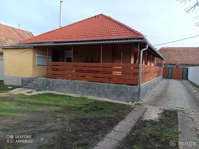 Eladó ház Szolnok, Déli városrész 77 nm