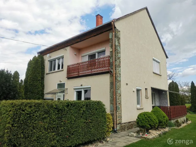 Eladó ház Bögöt 200 nm