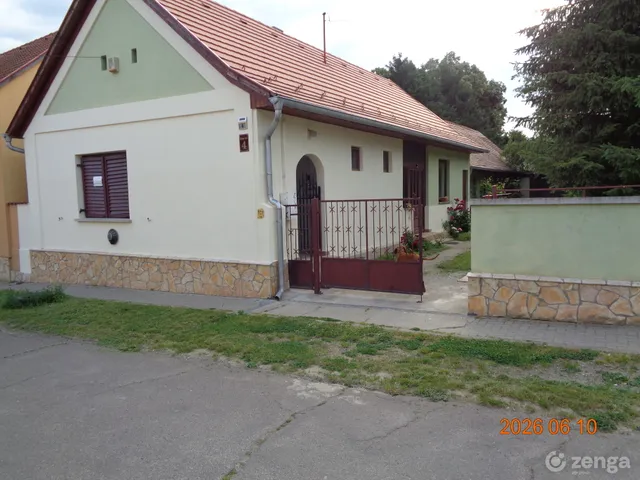 Eladó ház Szászvár 131 nm