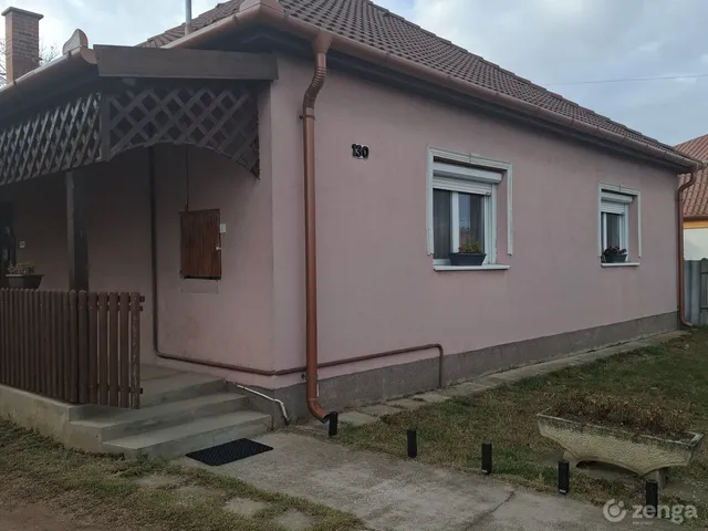 Eladó ház Téglás 105 nm