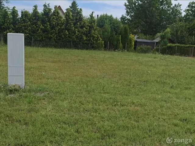 Eladó telek Balatonkeresztúr 610 nm