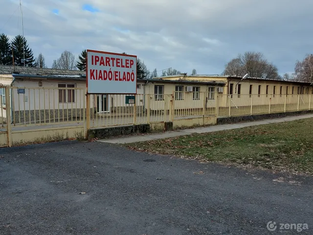 Eladó kereskedelmi és ipari ingatlan Kaposvár 1800 nm