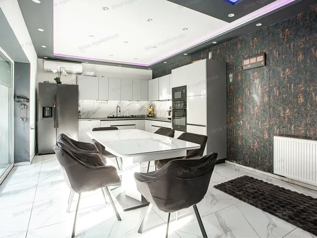 Eladó ház Budapest XX. kerület, Mártírok útja 160 nm