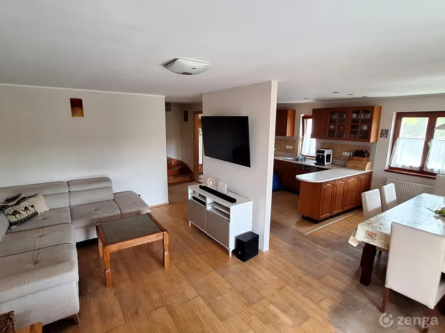 Eladó ház Tinnye 224 nm