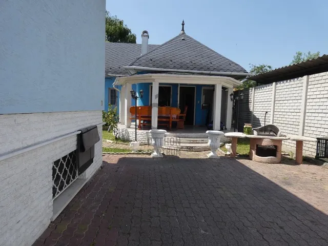 Eladó ház Budapest XVI. kerület, Rákosszentmihály 360 nm