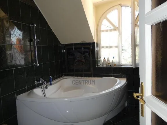 Eladó ház Budapest XVI. kerület, Rákosszentmihály 360 nm