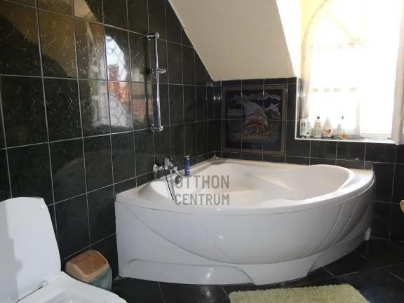 Eladó ház Budapest XVI. kerület, Rákosszentmihály 360 nm