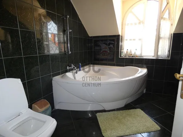 Eladó ház Budapest XVI. kerület, Rákosszentmihály 360 nm