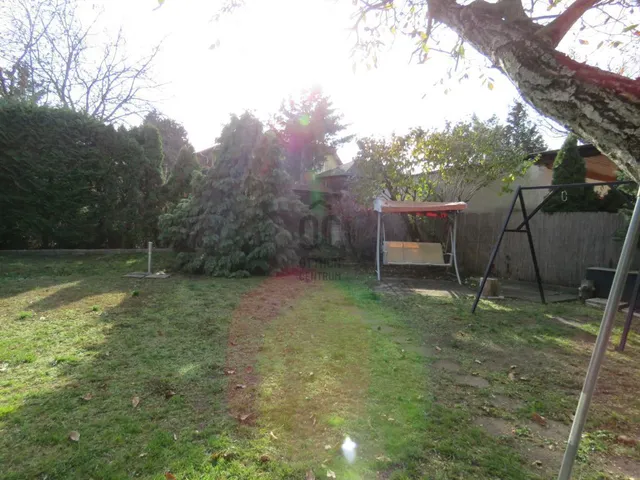 Eladó ház Budapest XVI. kerület, Rákosszentmihály 200 nm