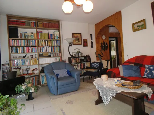 Eladó ház Budapest XVI. kerület, Rákosszentmihály 200 nm