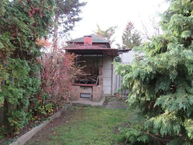 Eladó ház Budapest XVI. kerület, Rákosszentmihály 200 nm