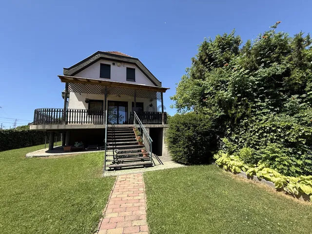 Eladó ház Kerepes 220 nm