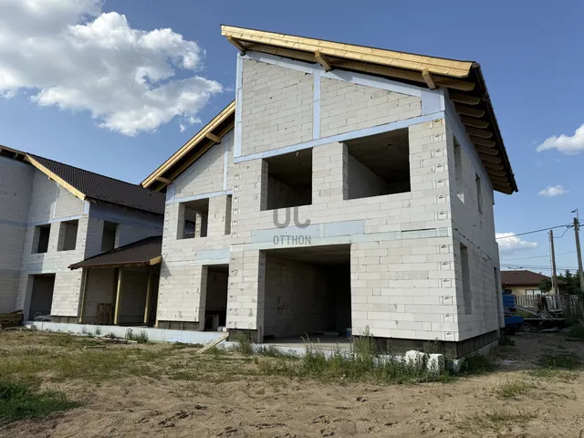 Eladó ház Budapest XVI. kerület, Cinkota 198 nm