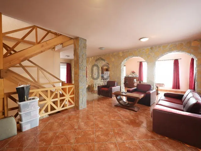 Eladó ház Csömör 300 nm